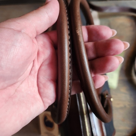 NWT Vintage Dooney & Bourke Black Large Satchel Shoulder Bag - Picture 2 of 12